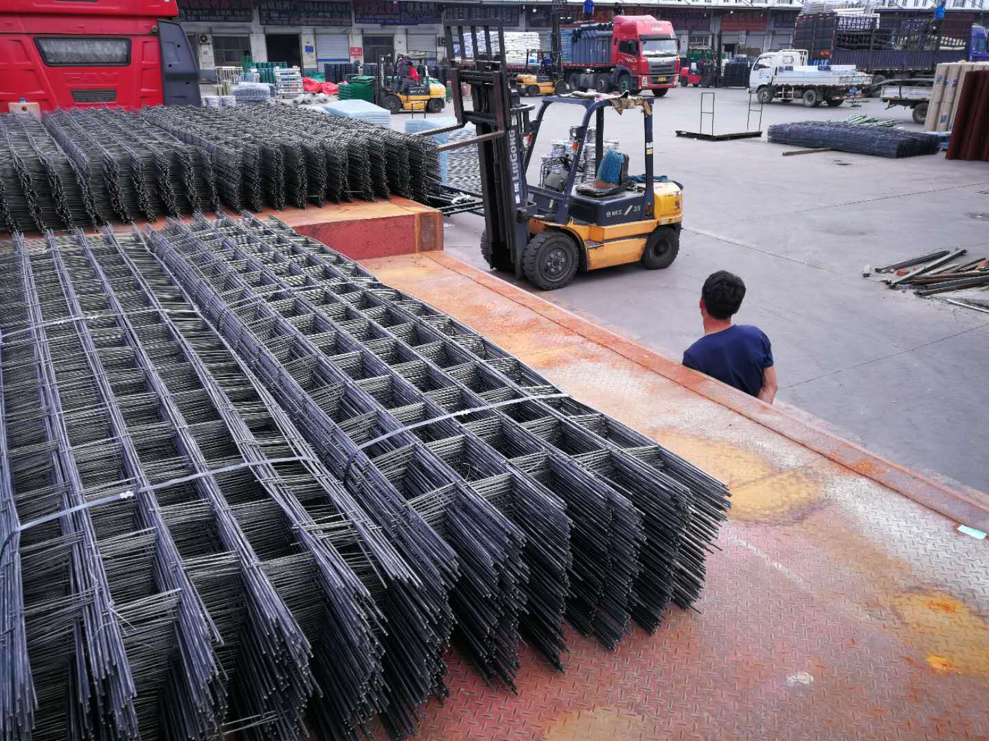 24墙顶焊砖带网